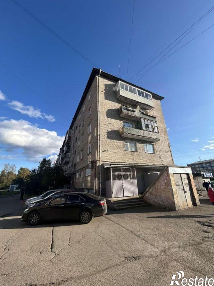 3-комн квартира 10-й микрорайон, 37