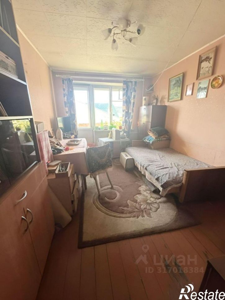 3-комн квартира 10-й микрорайон, 37