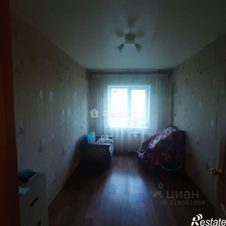 3-комн квартира 12-й микрорайон, 10