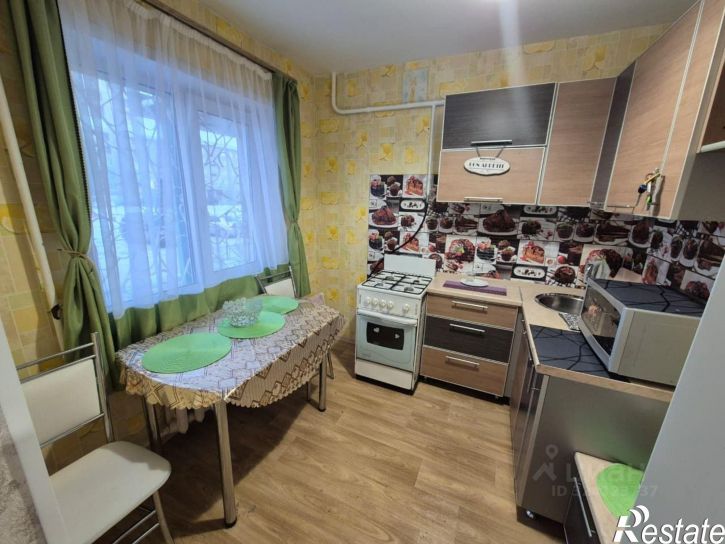 2-комн квартира 10-й микрорайон, 50