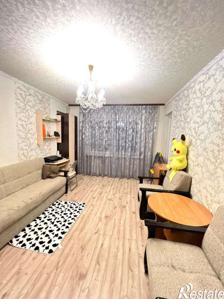 3-комн квартира 18-й микрорайон, 4