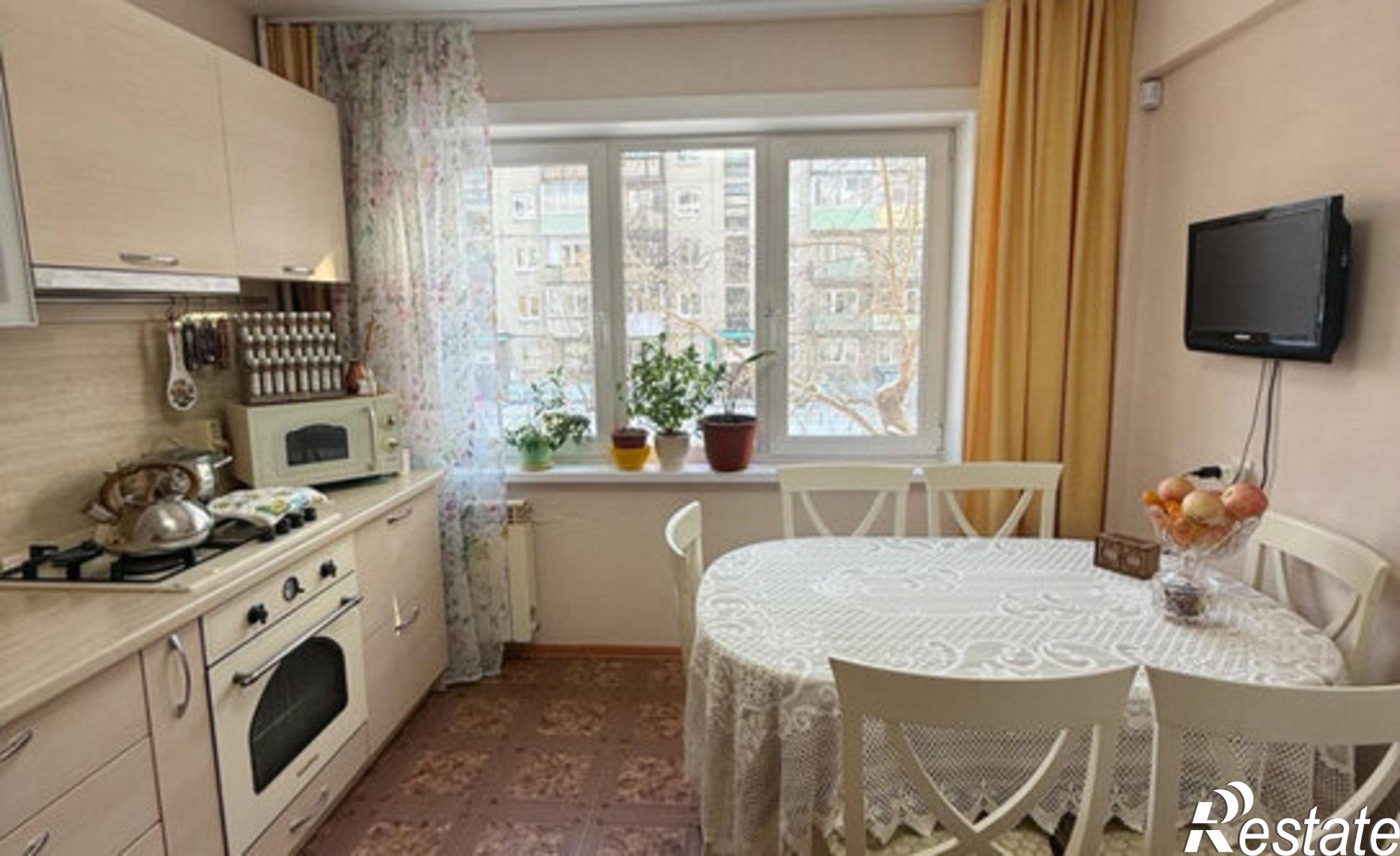 Купить квартиру за 6 750 000 рублей на 7-й микрорайон, 11