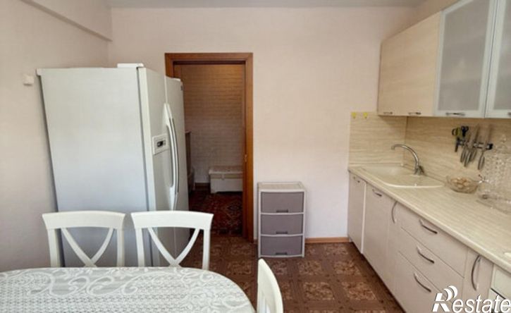 3-комн квартира 7-й микрорайон, 11