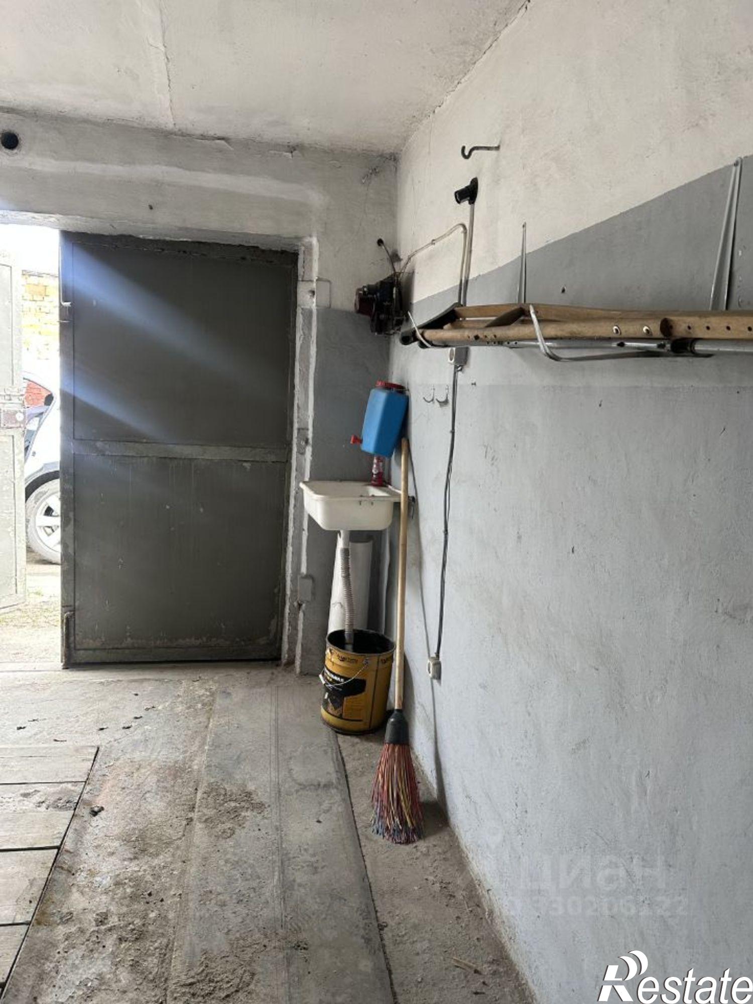 Купить гараж, место в паркинге за 672 рублей на 122-й квартал