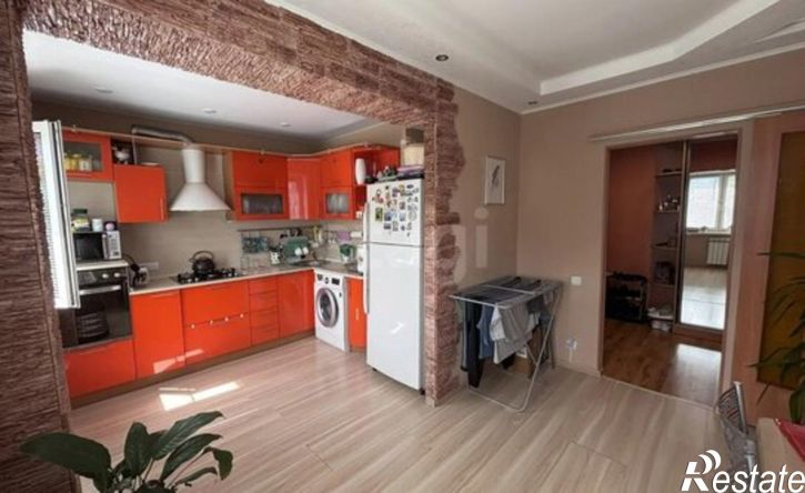 3-комн квартира 8-й микрорайон, 7