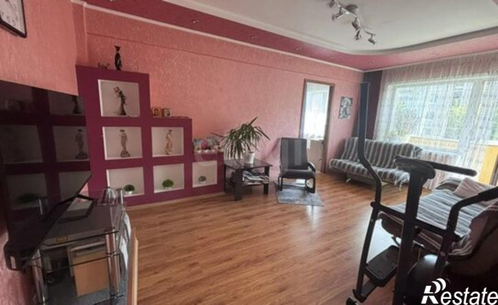 3-комн квартира 8-й микрорайон, 7