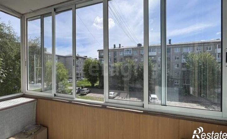 3-комн квартира 8-й микрорайон, 7