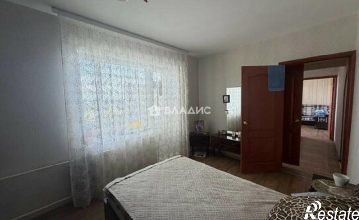 3-комн квартира 8-й микрорайон, 93