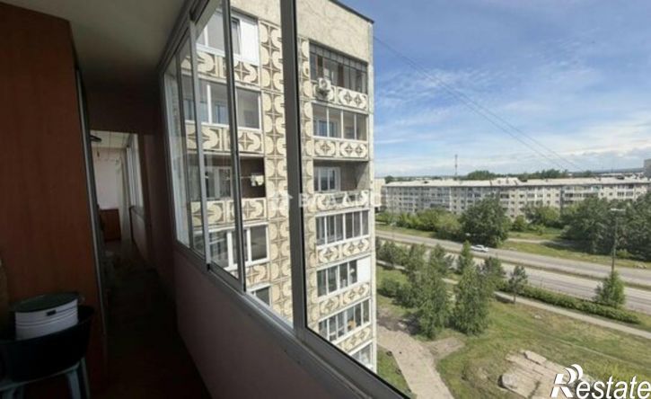 3-комн квартира 8-й микрорайон, 93