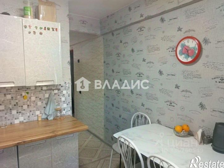 2-комн квартира 8-й микрорайон, 92
