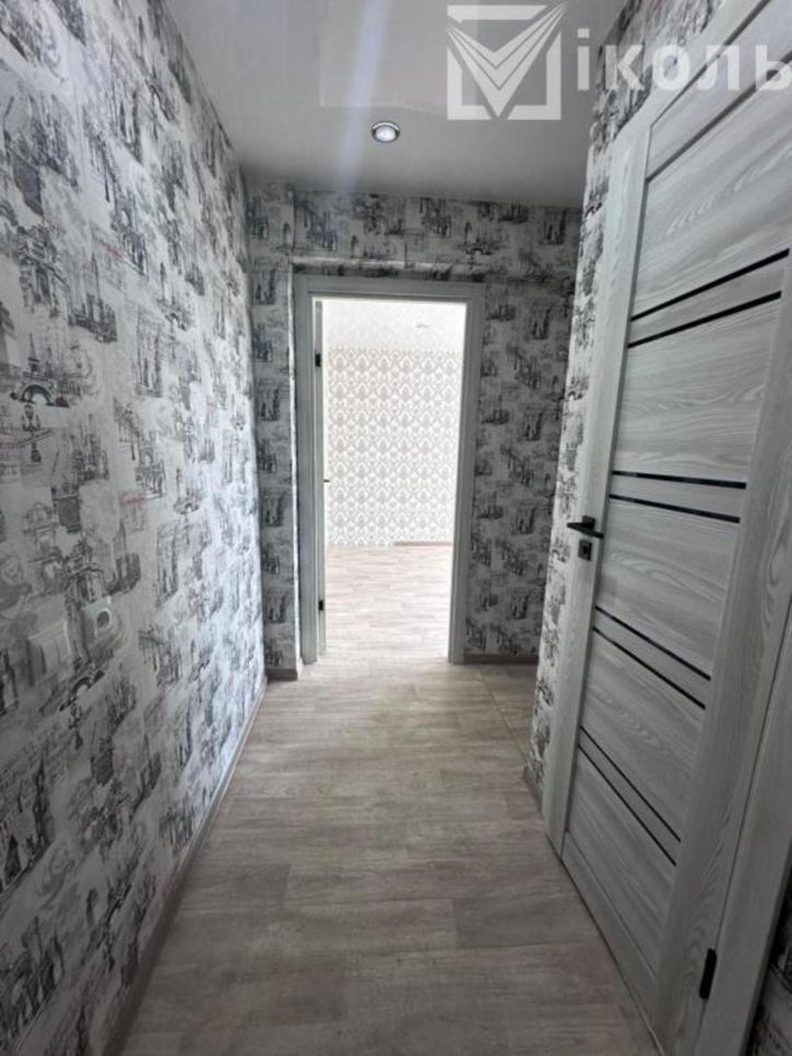 1-комн квартира -, 23