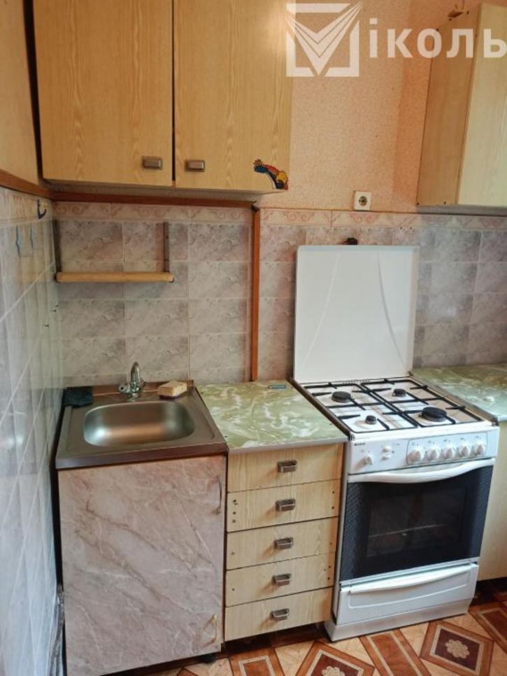 2-комн квартира -, 26
