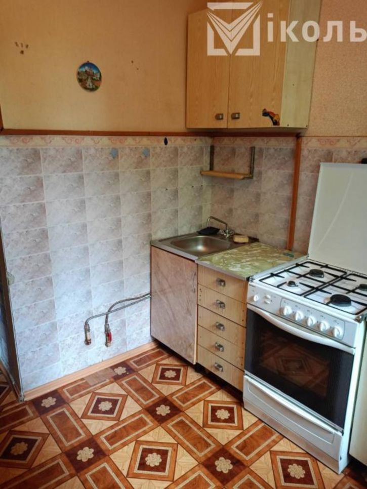 2-комн квартира -, 26