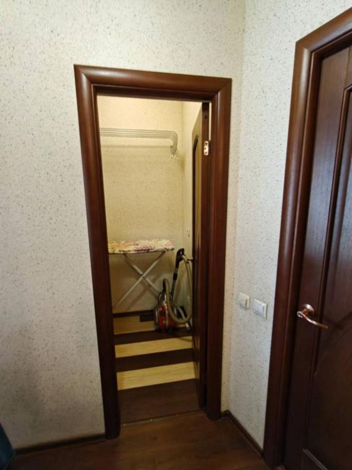 3-комн квартира 73-й кв-л, 10