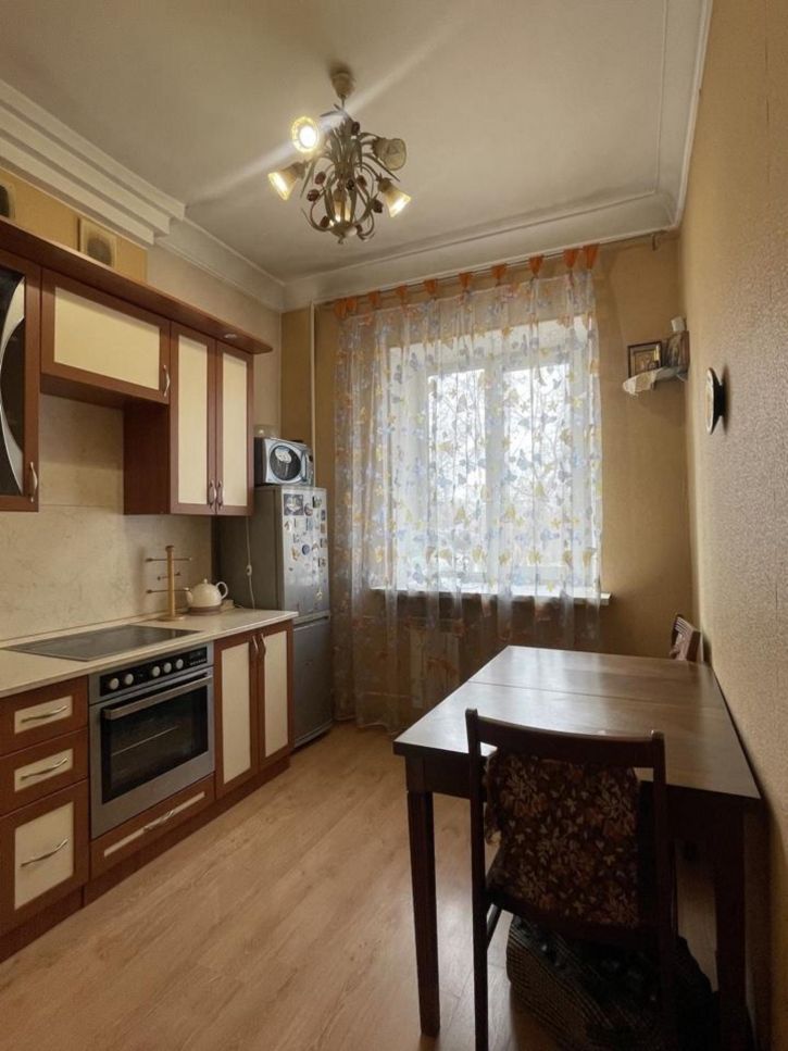 2-комн квартира -, 2