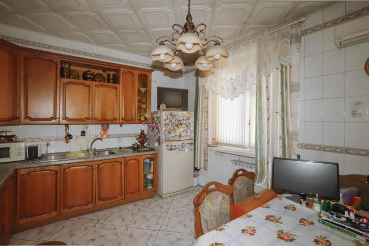 2-комн квартира 89-й кв-л, 19