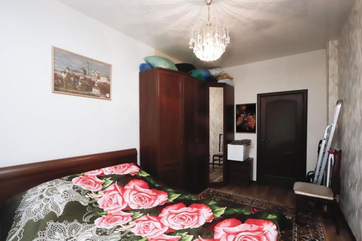 2-комн квартира -, 2