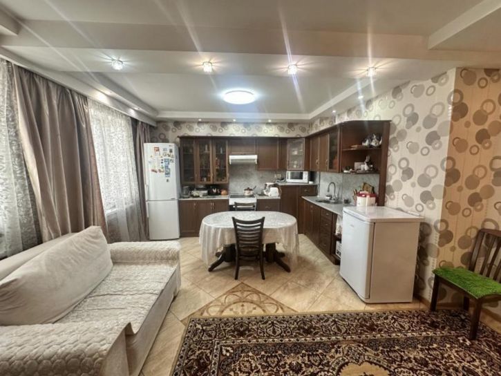 3-комн квартира 1-й кв-л, 14