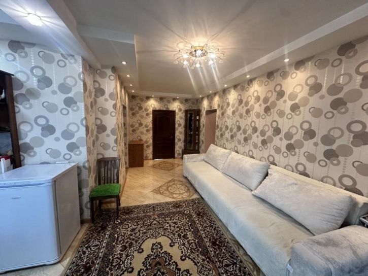 3-комн квартира 1-й кв-л, 14