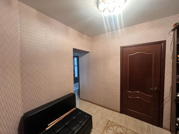 3-комн квартира 1-й кв-л, 14