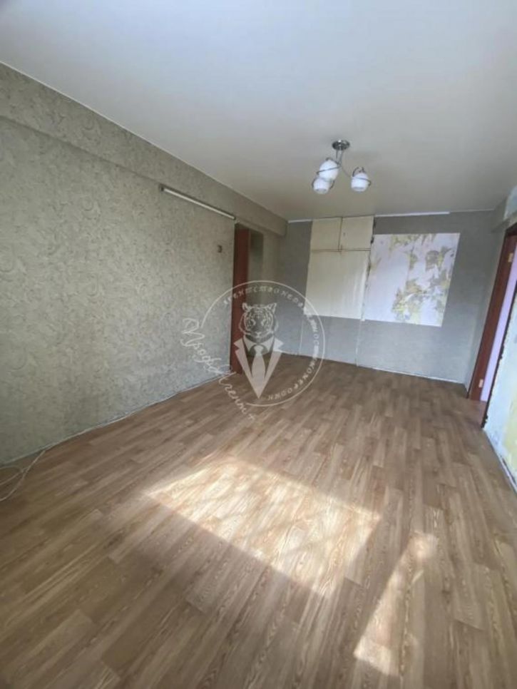 3-комн квартира 10 мкр., 36