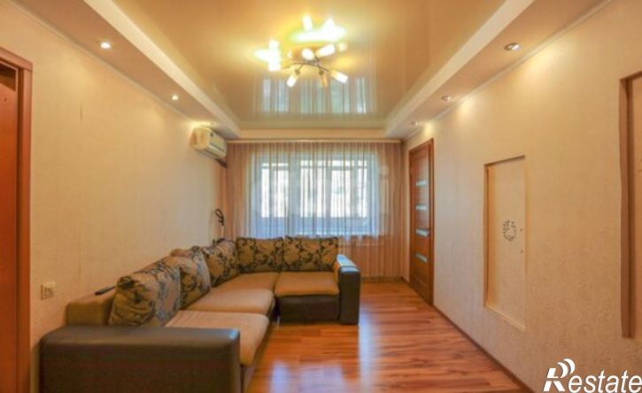 3-комн квартира 12-й микрорайон, 11