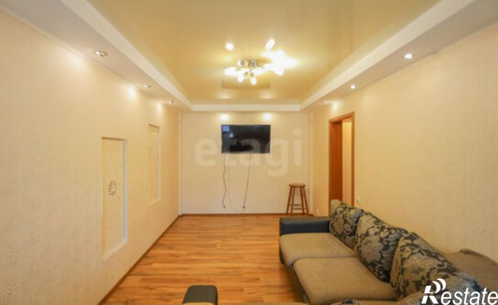 3-комн квартира 12-й микрорайон, 11