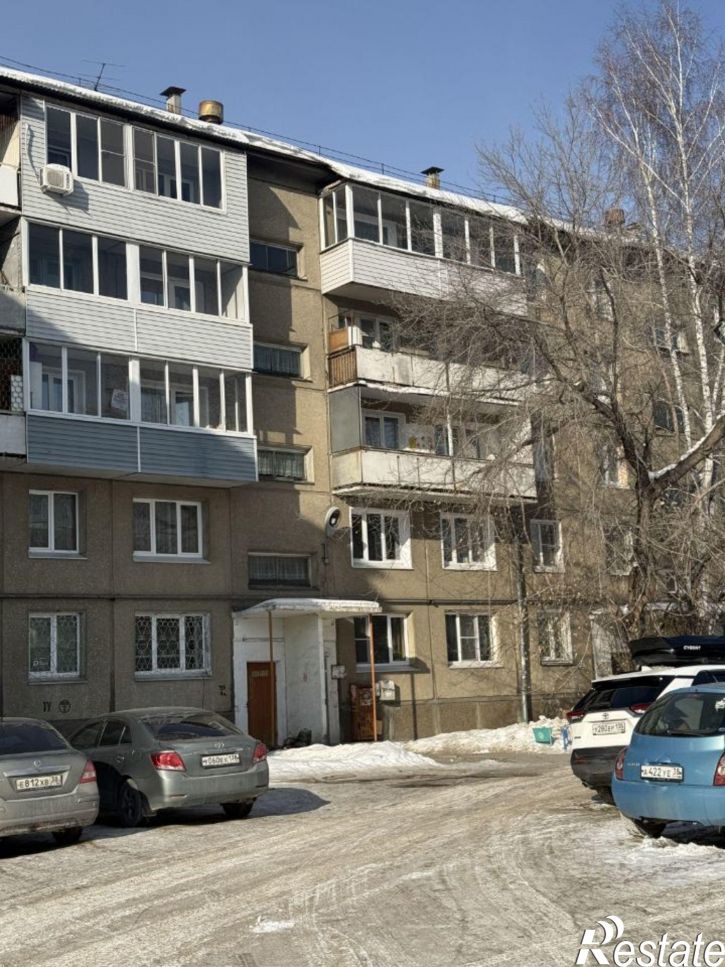 3-комн квартира 17-й микрорайон, 4