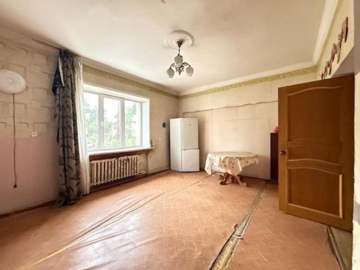 2-комн квартира -, 18