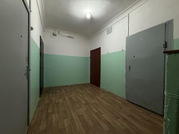 2-комн квартира -, 18