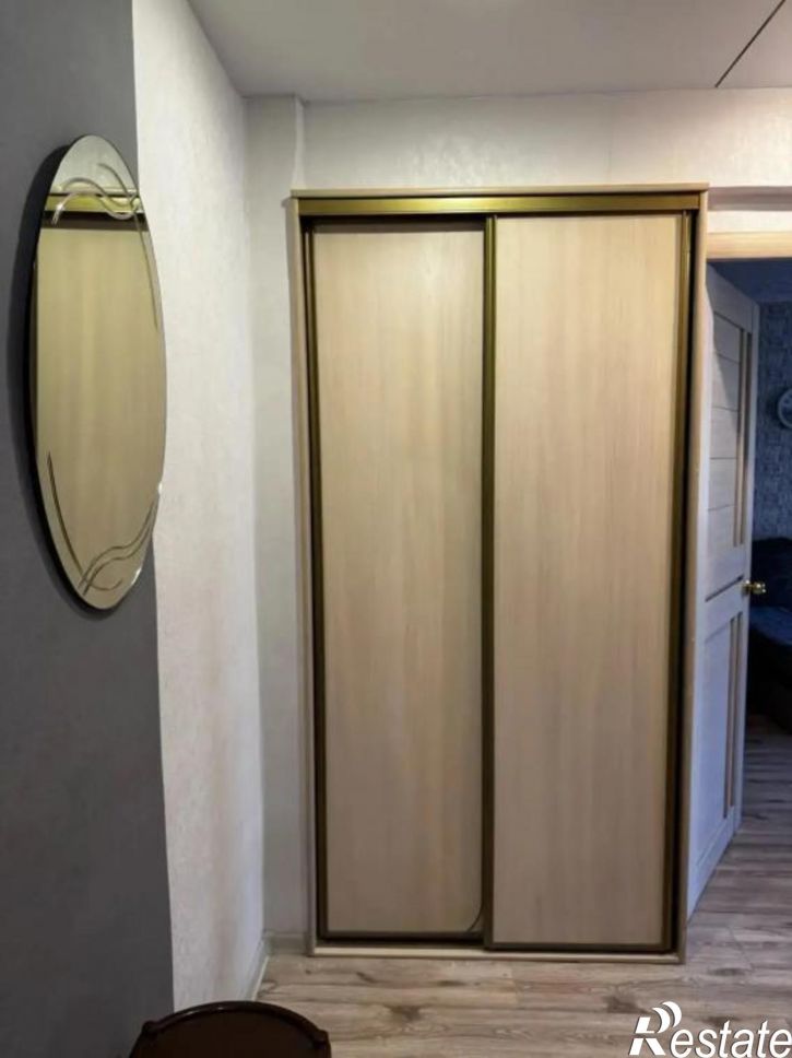 1-комн квартира -, 10