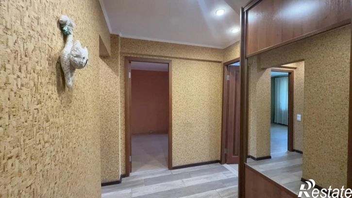 3-комн квартира -, 7