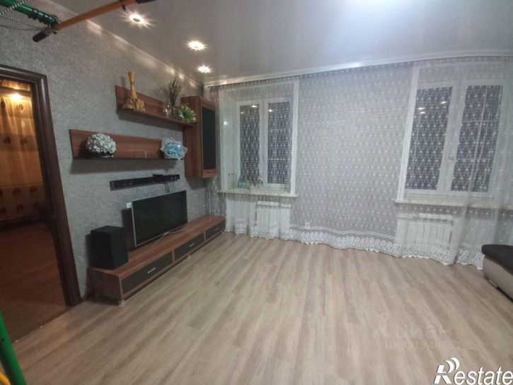 4-комн квартира 74 кв-л, д.8