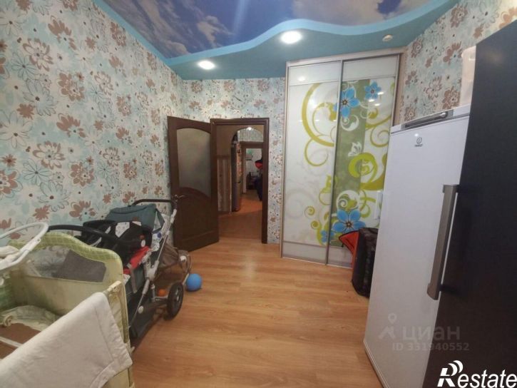 4-комн квартира 74 кв-л, д.8