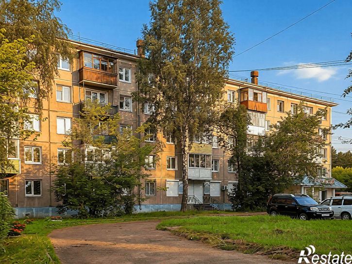 4-комн квартира 6-й микрорайон, 3