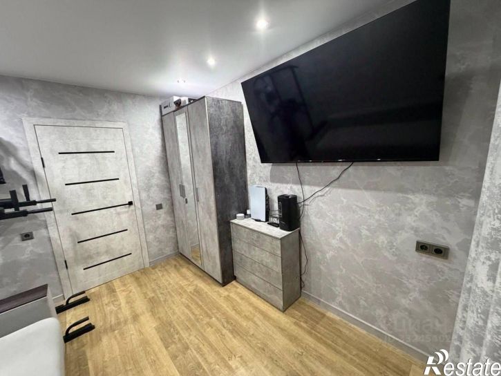 2-комн квартира 18 кв-л, д.12