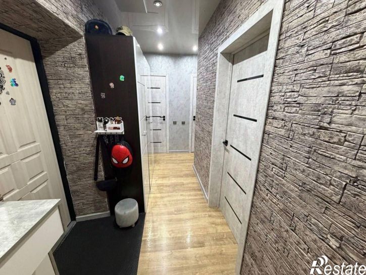 2-комн квартира 18 кв-л, д.12