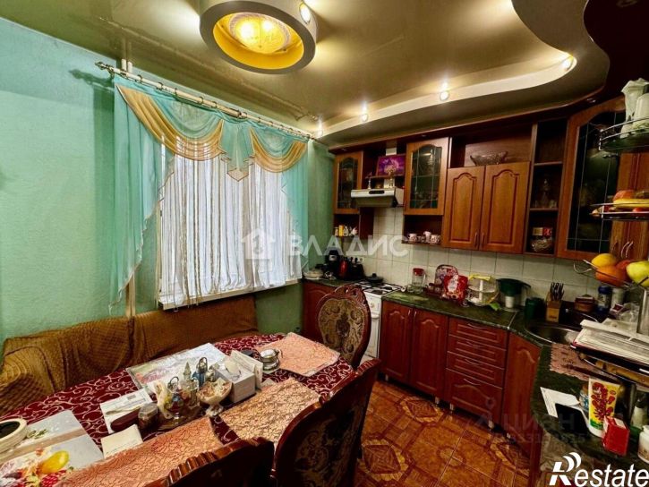 4-комн квартира 10-й микрорайон, 46