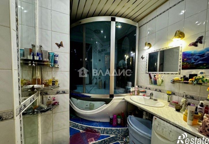 4-комн квартира 10-й микрорайон, 46