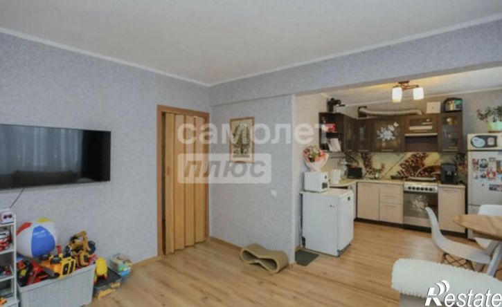 2-комн квартира 17-й микрорайон, 4