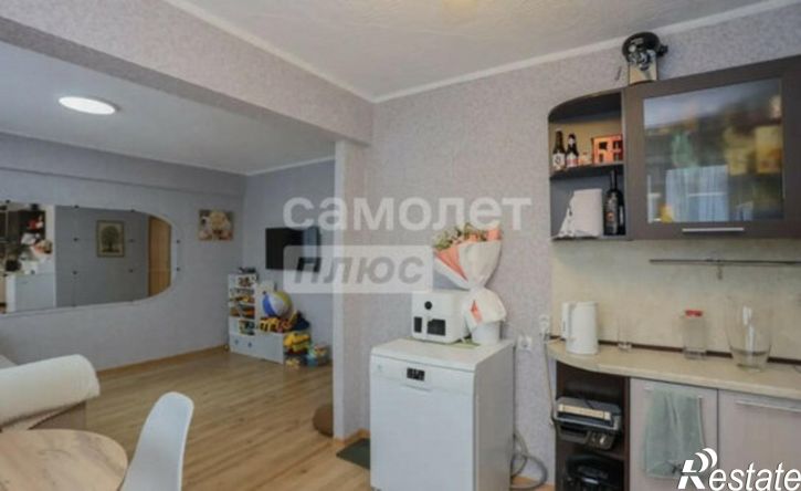 2-комн квартира 17-й микрорайон, 4