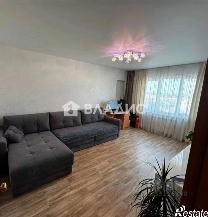 3-комн квартира 7-й микрорайон, 1