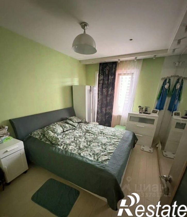 3-комн квартира 32 мкр, д.8