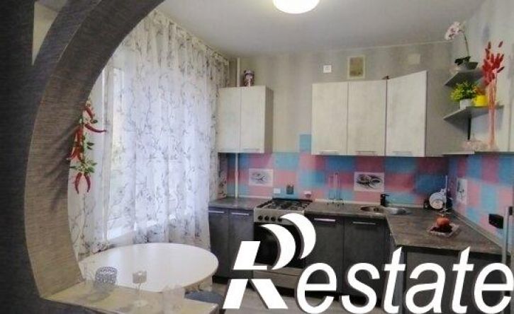 2-комн квартира 9-й микрорайон, 85